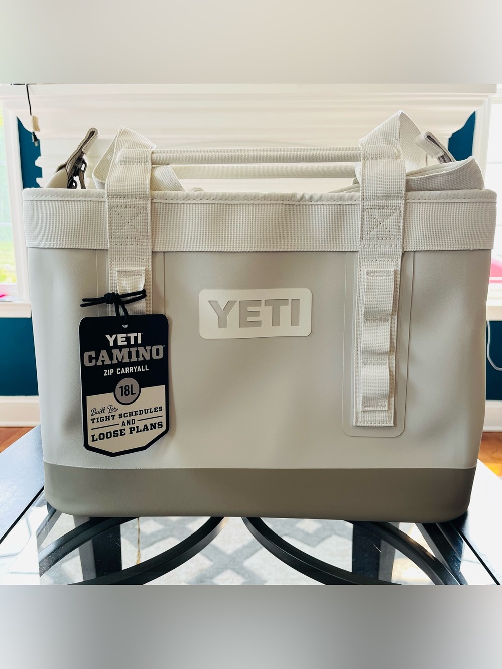 YETI Camino Zip CarryAll 18L Tote Bag Color Cape Taupe - Picture 3 of 9